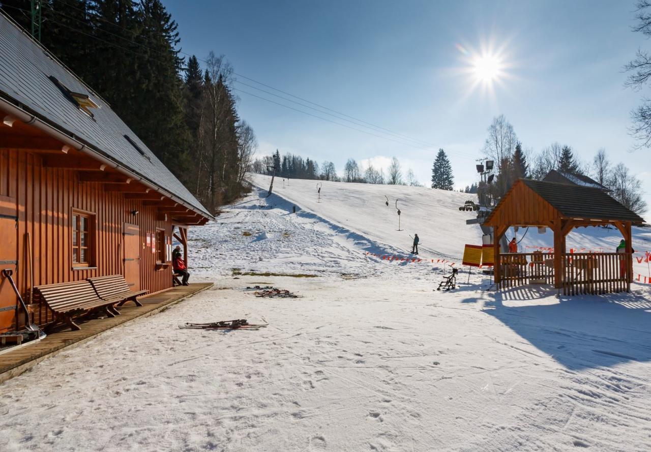 ホテル X-Park Frantiskov Jindřichov エクステリア 写真